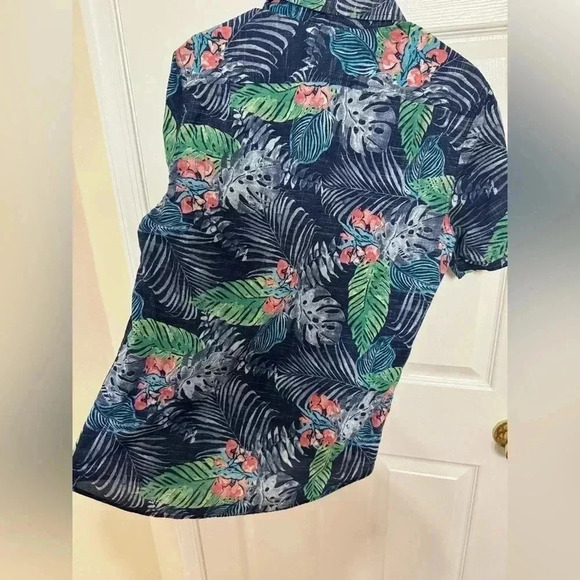 IZOD Hawaiian shirt Saltwater Relaxed Classic Size M - Picture 8 of 8
